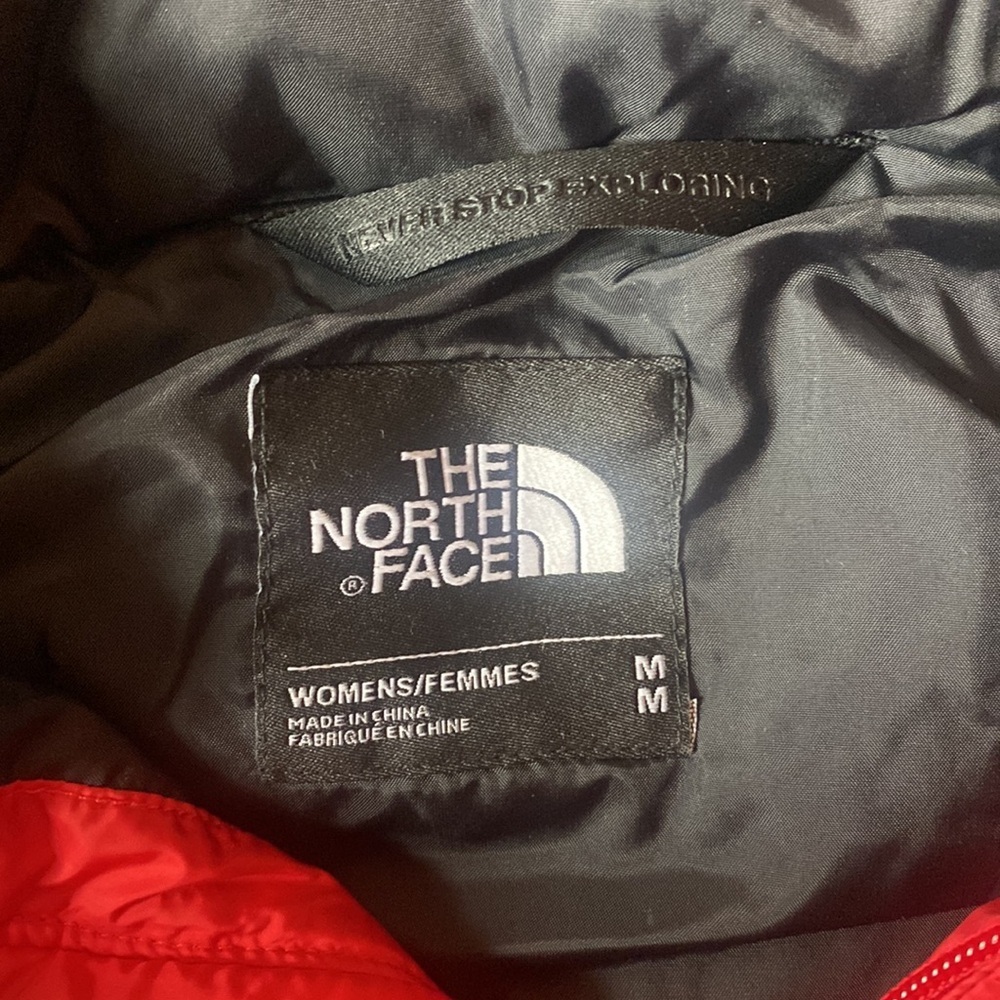 The North Face 550 women’s fur hood red puffer jacket - Picture 4 of 4